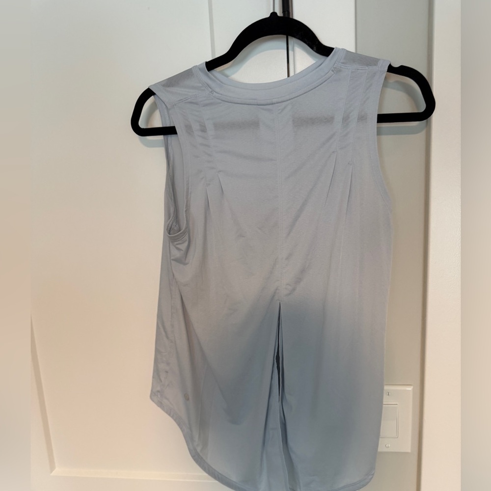 Lululemon Lightweight Split-Back
Training Tank To… - image 3